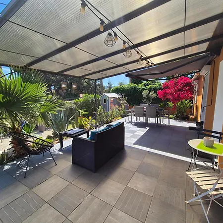 2 De Plain Pied, Climatisation, Internet Plages Et Commerces A Proximite *